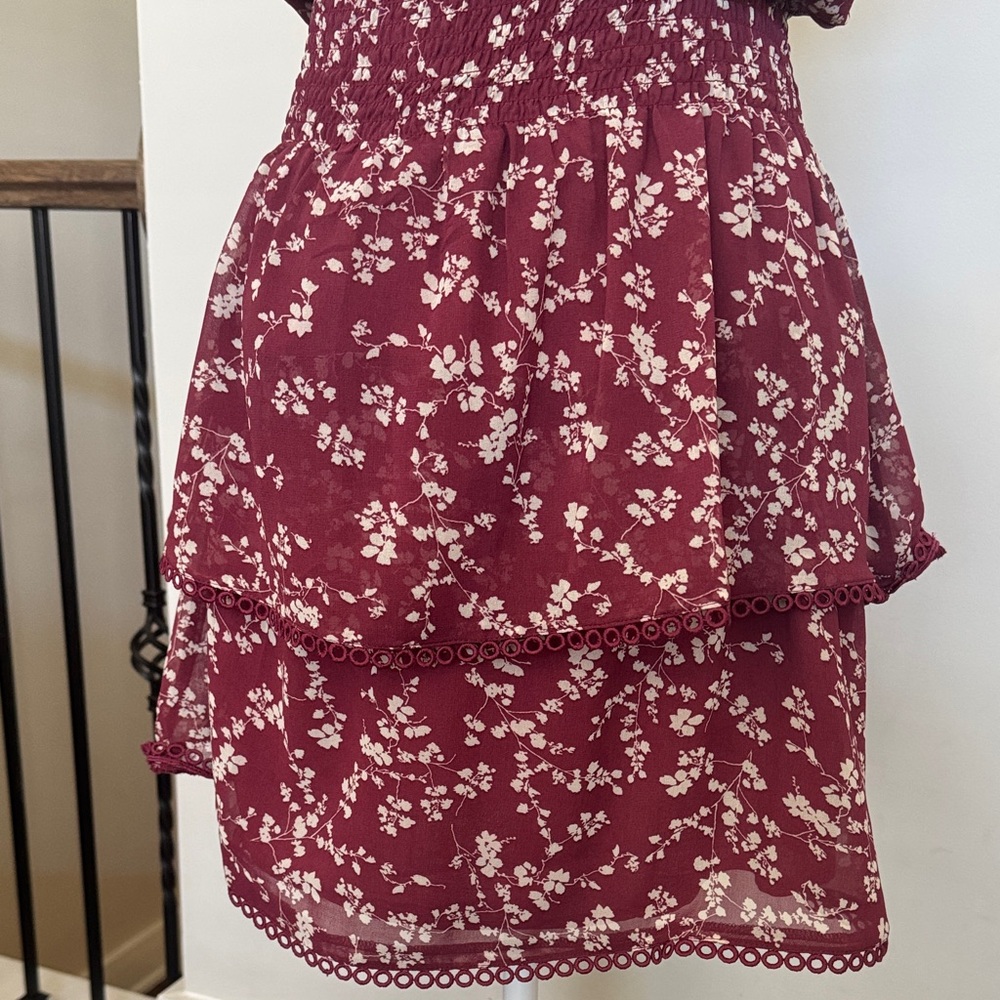 Patterned Burgundy/Cream Layered Dress w/ Flowy Skirt and Short Sleeve (Medium) - Picture 7 of 14